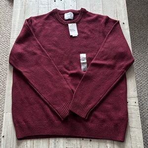 Old Navy Men's Maroon Crewneck Sweater